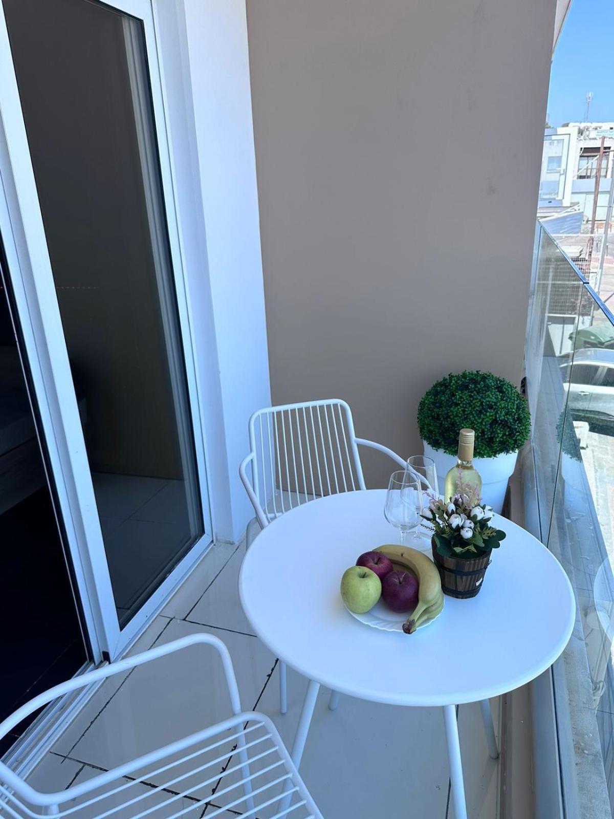 Ivi Apartments Aya Napa Dış mekan fotoğraf