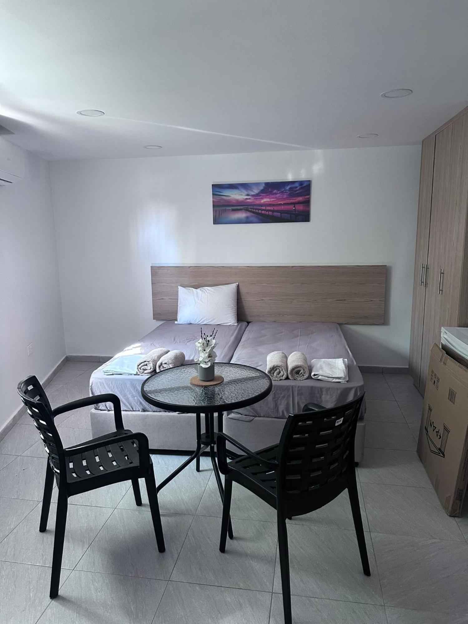 Ivi Apartments Aya Napa Dış mekan fotoğraf