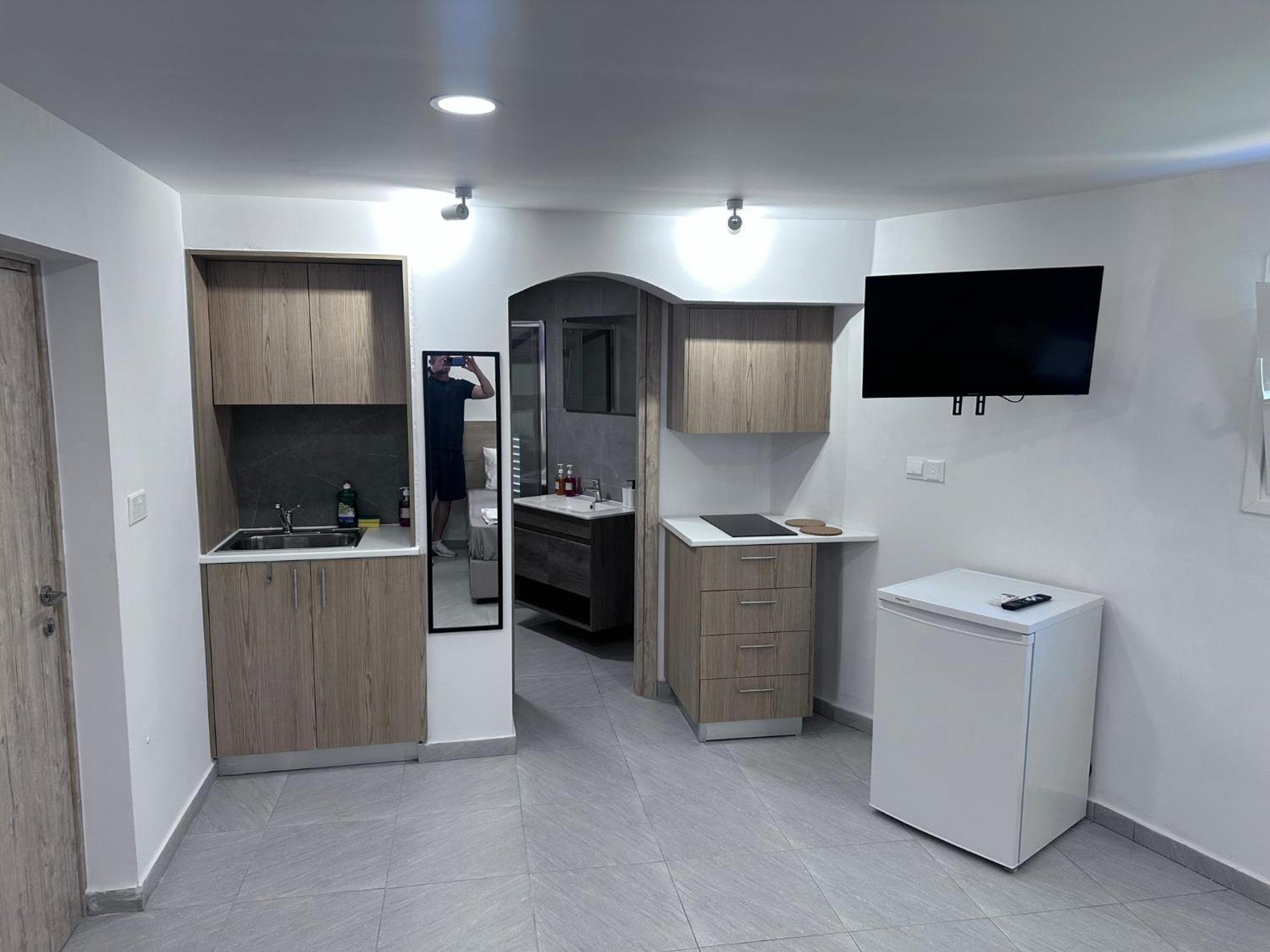 Ivi Apartments Aya Napa Dış mekan fotoğraf